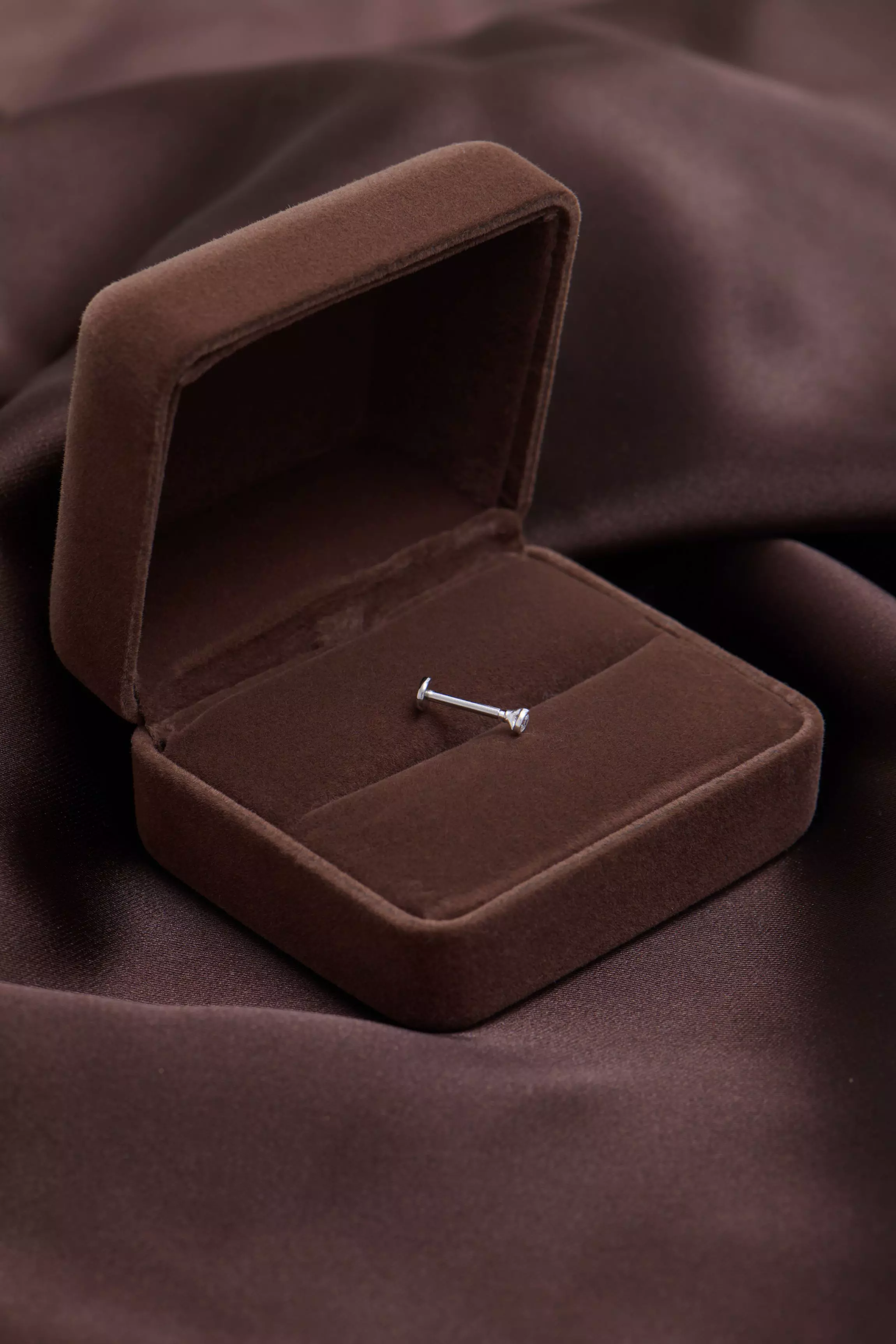 PIERCING CRAVAÇÃO 2MM PR1